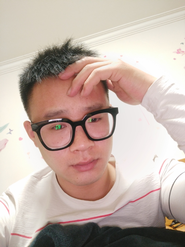 华灯初上的夜晚的第一张照片--闽南相亲网