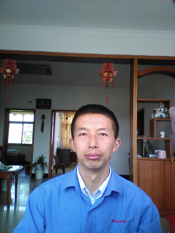 红玫瑰的第一张照片--闽南相亲网