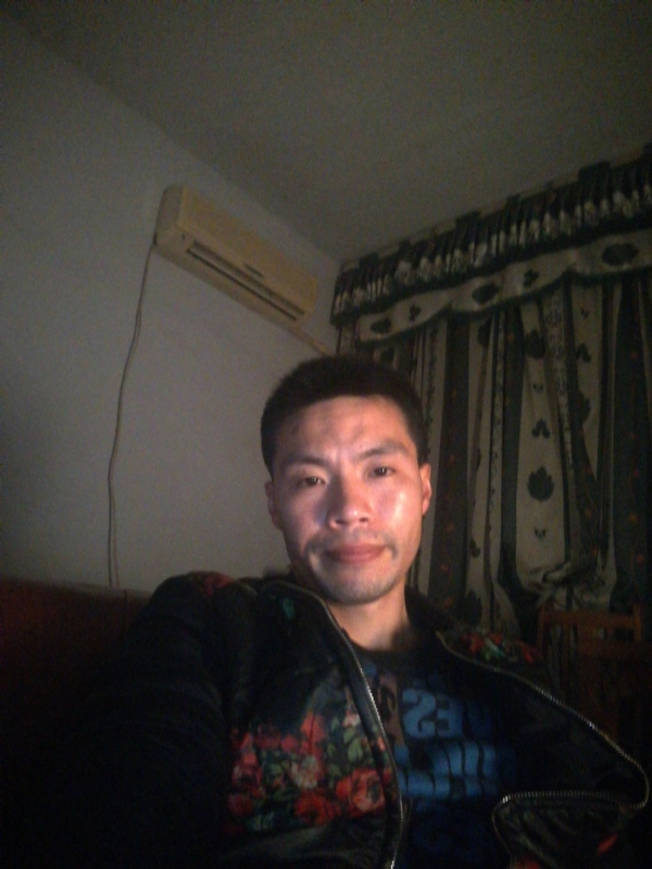 性情男儿的第一张照片--闽南相亲网