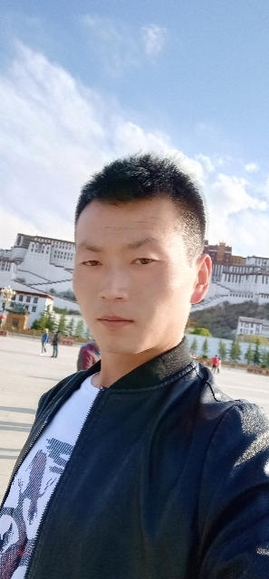 阳光下的小草的第二张照片--闽南相亲网