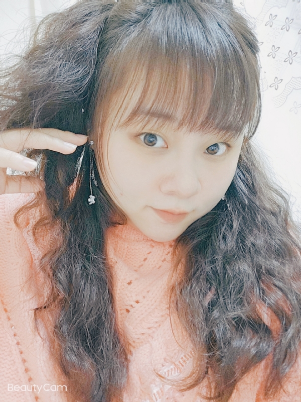 艾薇儿的第一张照片--闽南相亲网