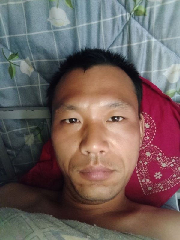 弘扬的第一张照片--闽南相亲网