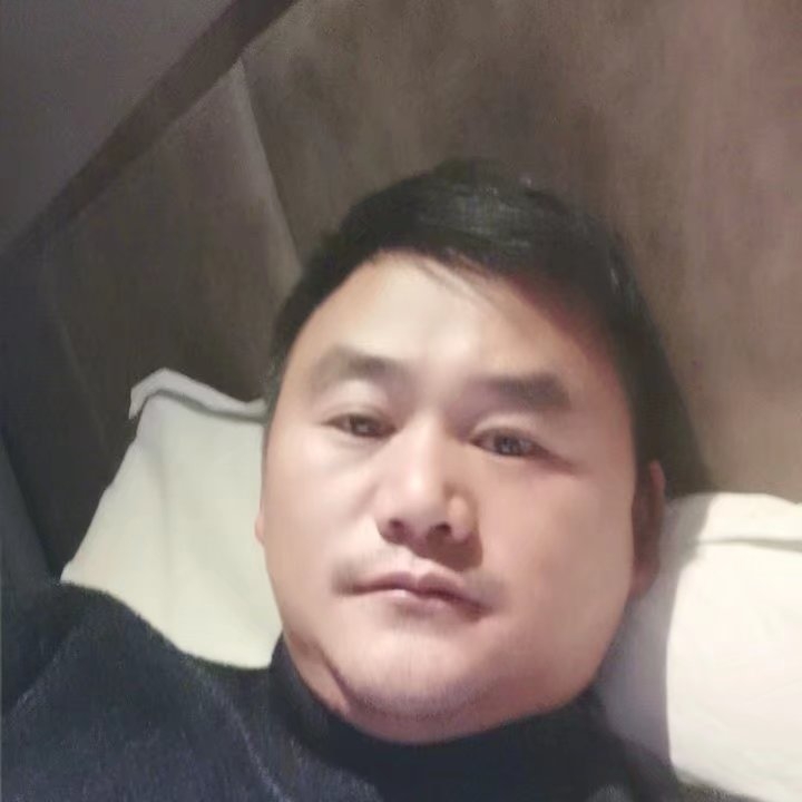 奔跑的第三张照片--闽南相亲网