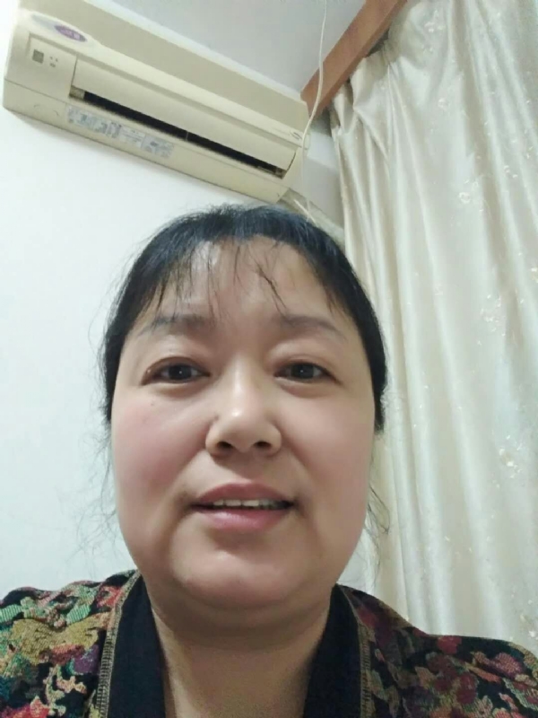雨中漫步的第一张照片--闽南相亲网