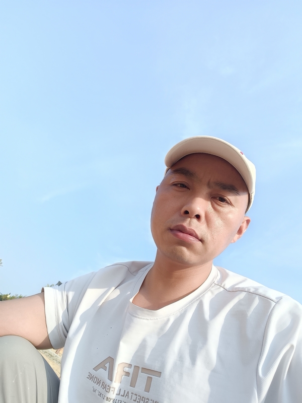 哥哥的第一张照片--闽南相亲网