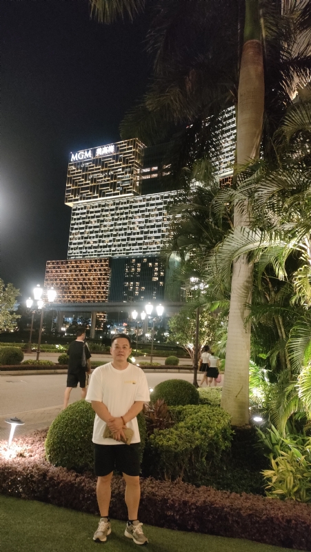 熟悉的身影的第一张照片--闽南相亲网