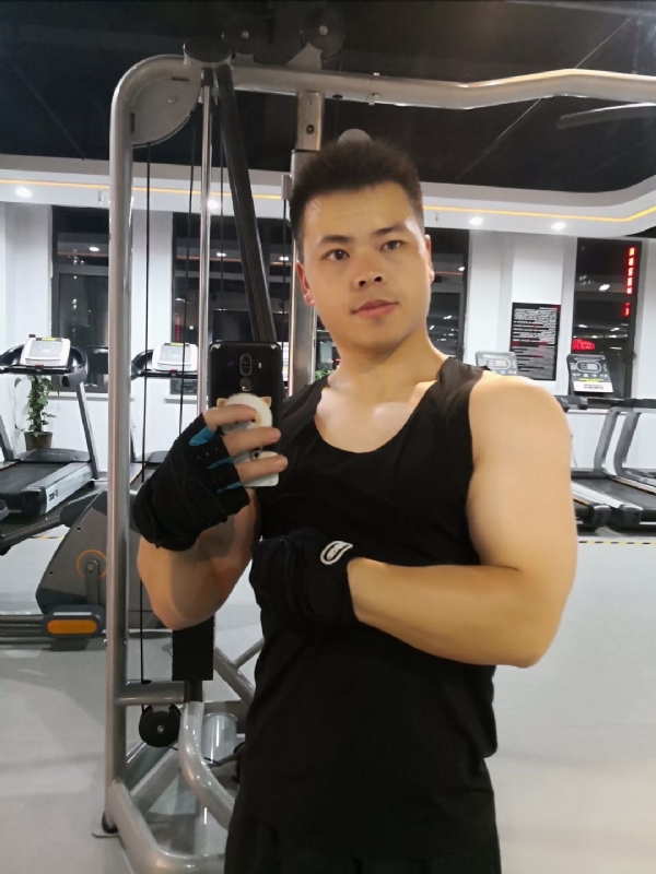 范迪塞尔的第二张照片--闽南相亲网